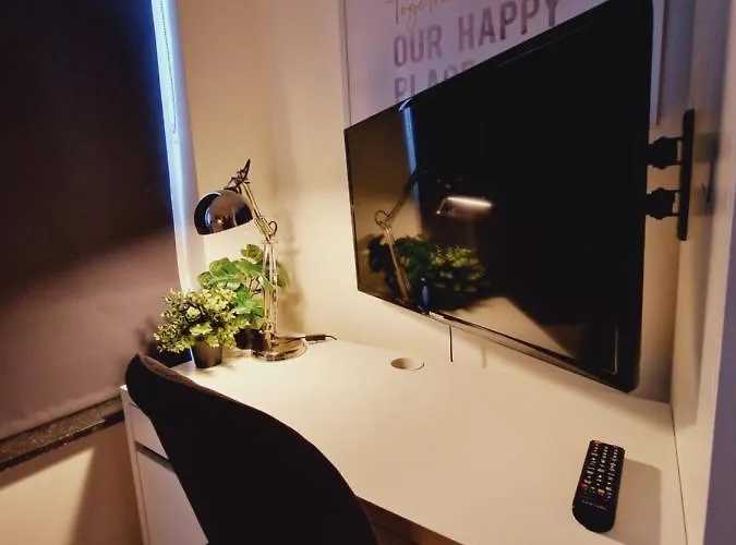 Cozy Private Room 3 On A Busy Persian Restaurant 에인트호번